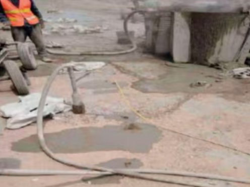 惠东水泥混凝土路面板底注浆技术 路面脱空注浆整治方案