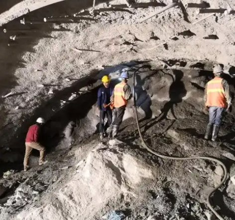 惠东拱顶带模注浆料的施工流程及注意事项